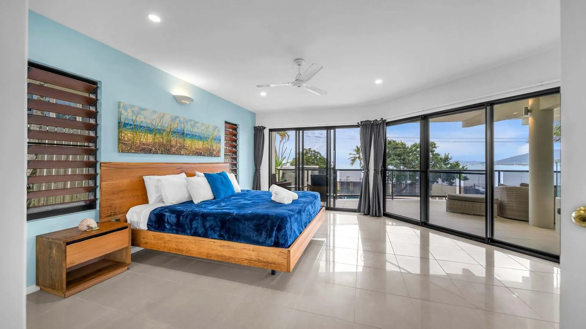 Whitsunday Escape - Beachfront Penthouse With Pool Cannonvale Apartment
