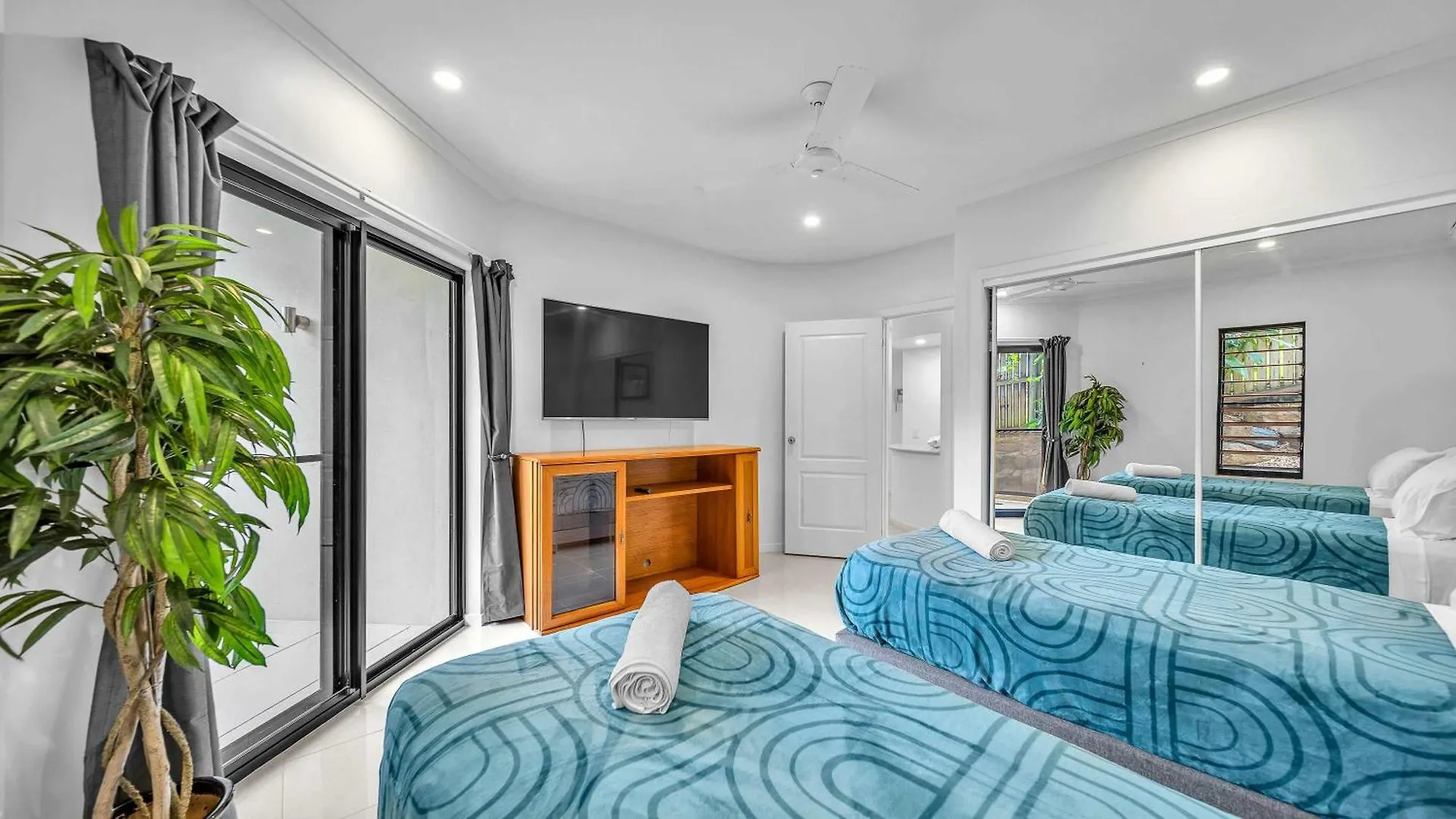 Apartment Whitsunday Escape - Beachfront Penthouse With Pool Cannonvale