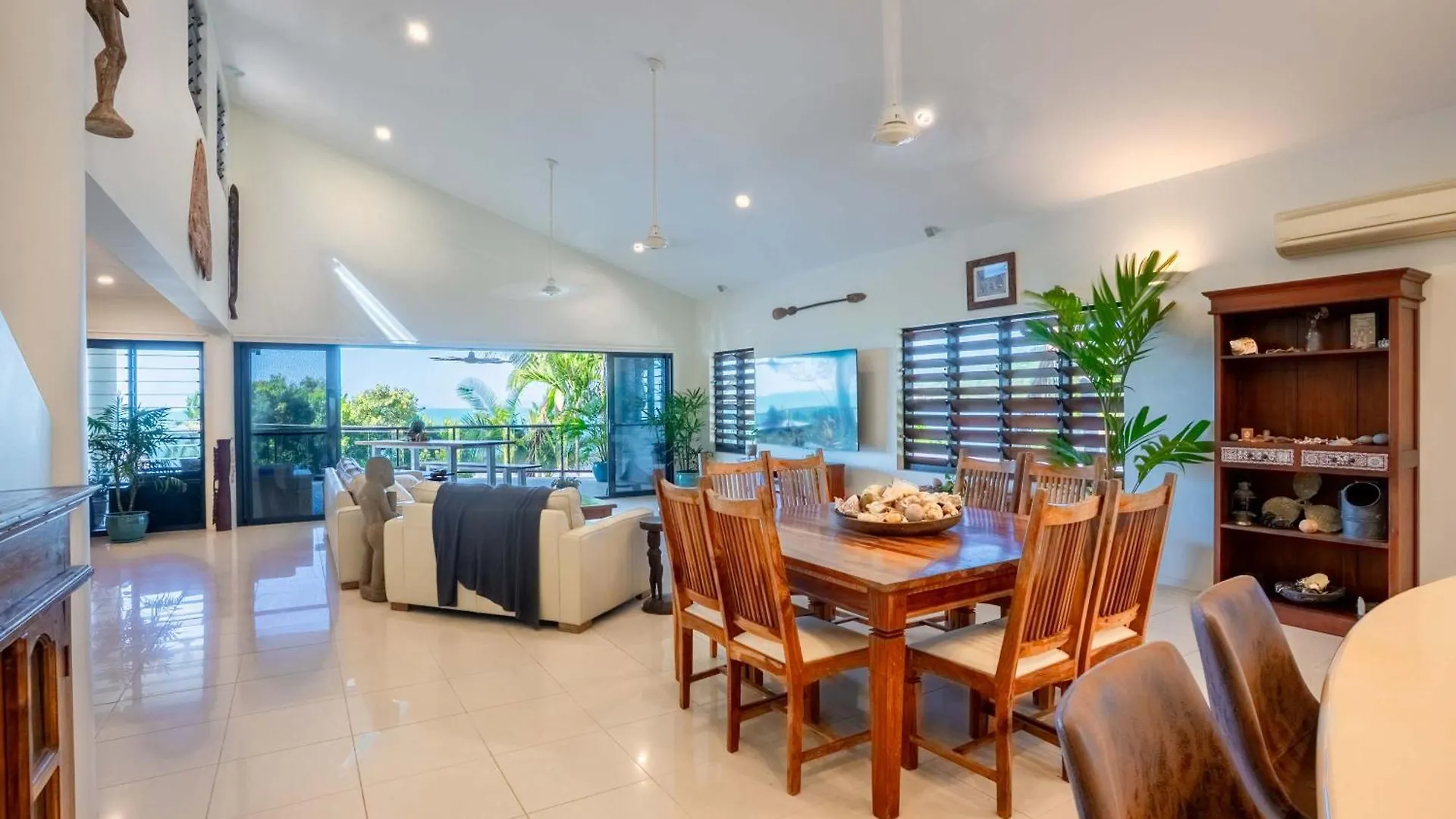 Apartment Whitsunday Escape - Beachfront Penthouse With Pool Cannonvale Australia