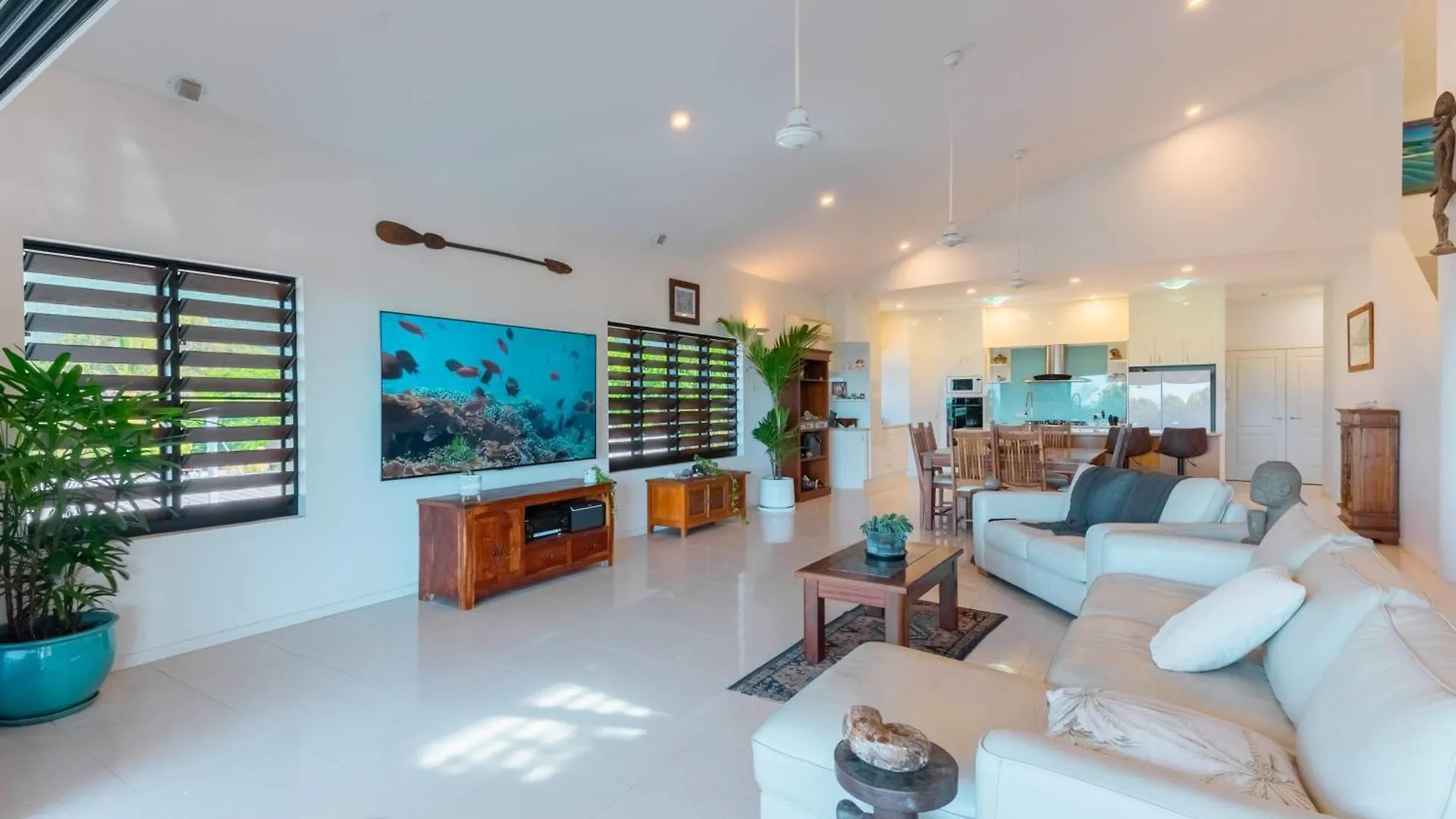 Whitsunday Escape - Beachfront Penthouse With Pool Cannonvale 0*,  Australia